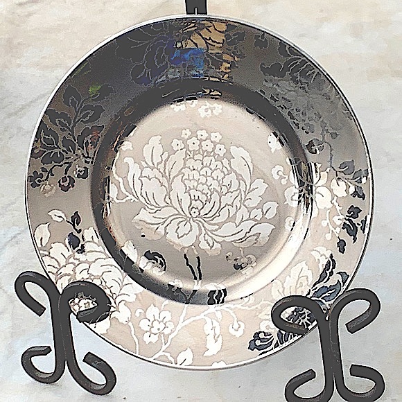 222 FIFTH EMMALYN E-SILVER SALAD PLATE PLATINUM FLORAL NEW - Picture 1 of 7
